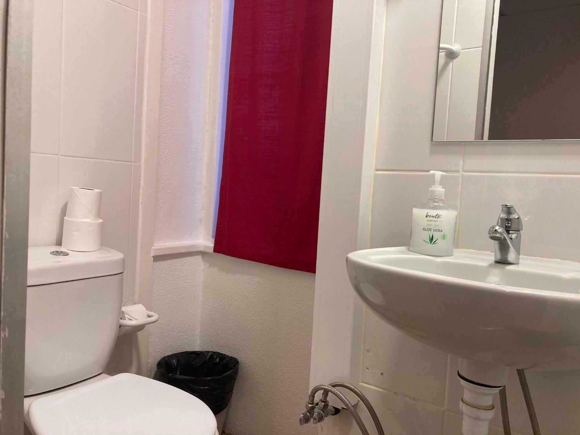 Peters Guesthouse Aveiro Room photo